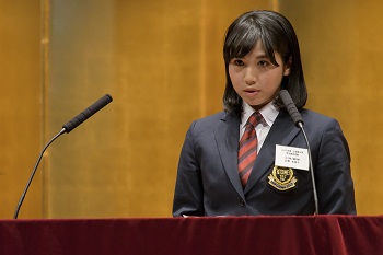 学生部長表彰を受賞した女子陸上競技部の日野未奈子さん（産業社会学部2回生）
