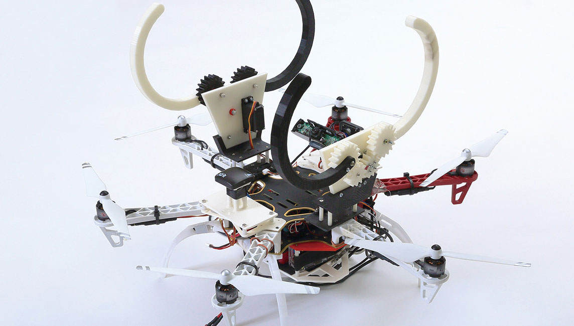 飛行ロボットに革新をもたらす機械の「眼」