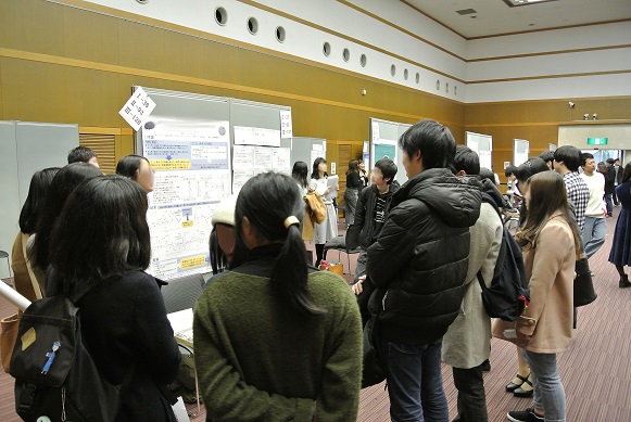文学部心理学専攻 卒業論文ポスター発表会を開催 ニュース 文学部 立命館大学