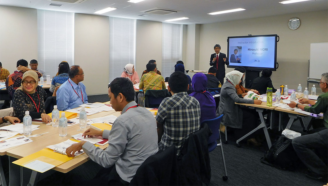 インドネシア国家開発企画庁（BAPPENAS）職員に対する研修を実施