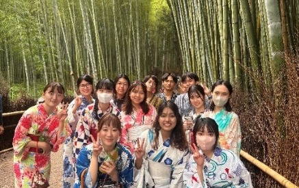 異文化　びわ湖イベントに参加した学生たち