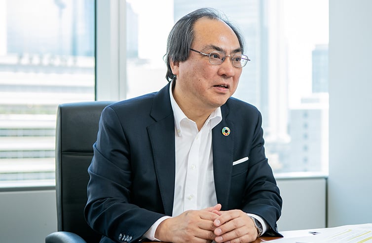 仲谷善雄氏