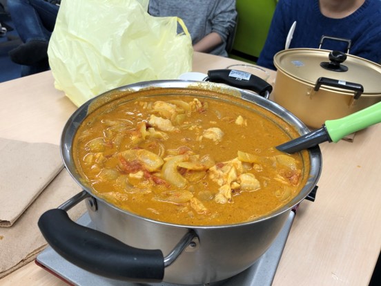 The curry is so delicious that we get addicted to it.