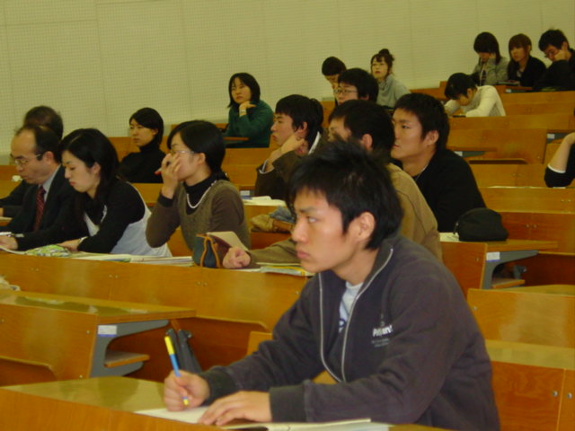 会場