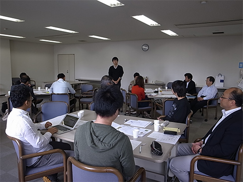 写真8-3 学生懇談会の様子(2014年10月)