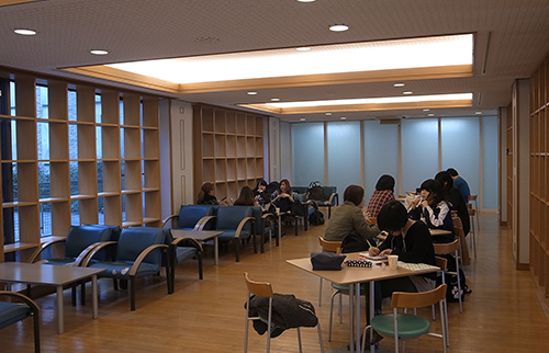 写真5-4-2 リラックスした雰囲気のカフェゆんげ
