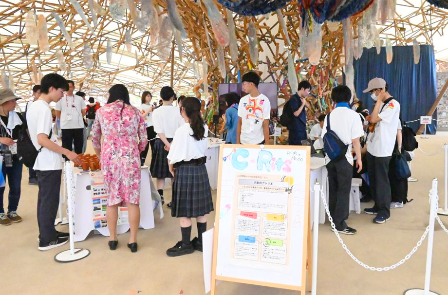 【大阪・関西万博】立命館慶祥中学校高等学校の生徒がクラゲ館でワークショップを開催