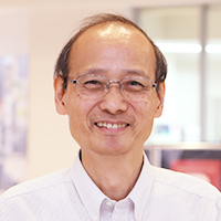 民秋　均 教授