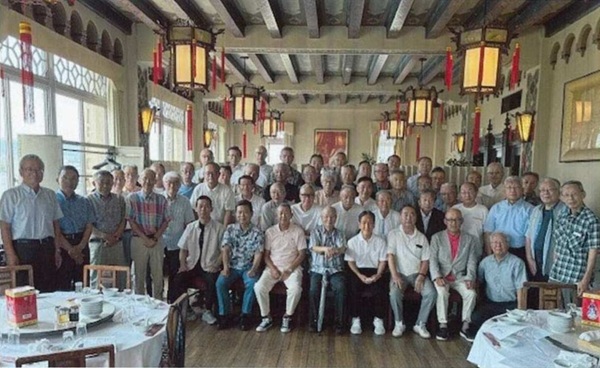 昭和47年卒 「古稀を過ぎても毎年同窓会」