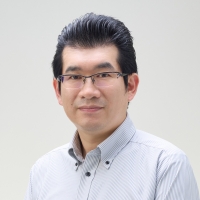 折笠　有基 教授