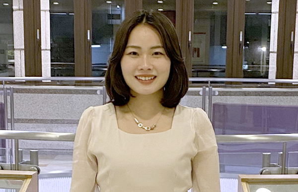 益子　理帆