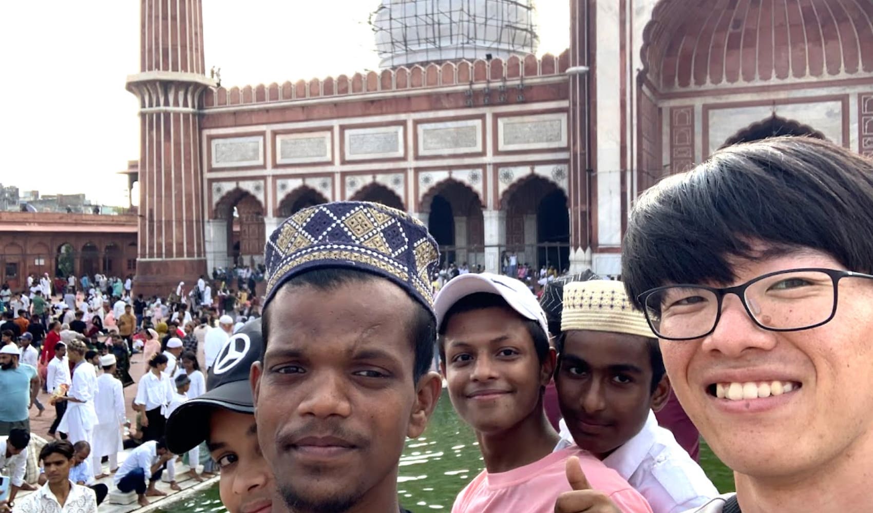 S.Rさんと現地の人たち