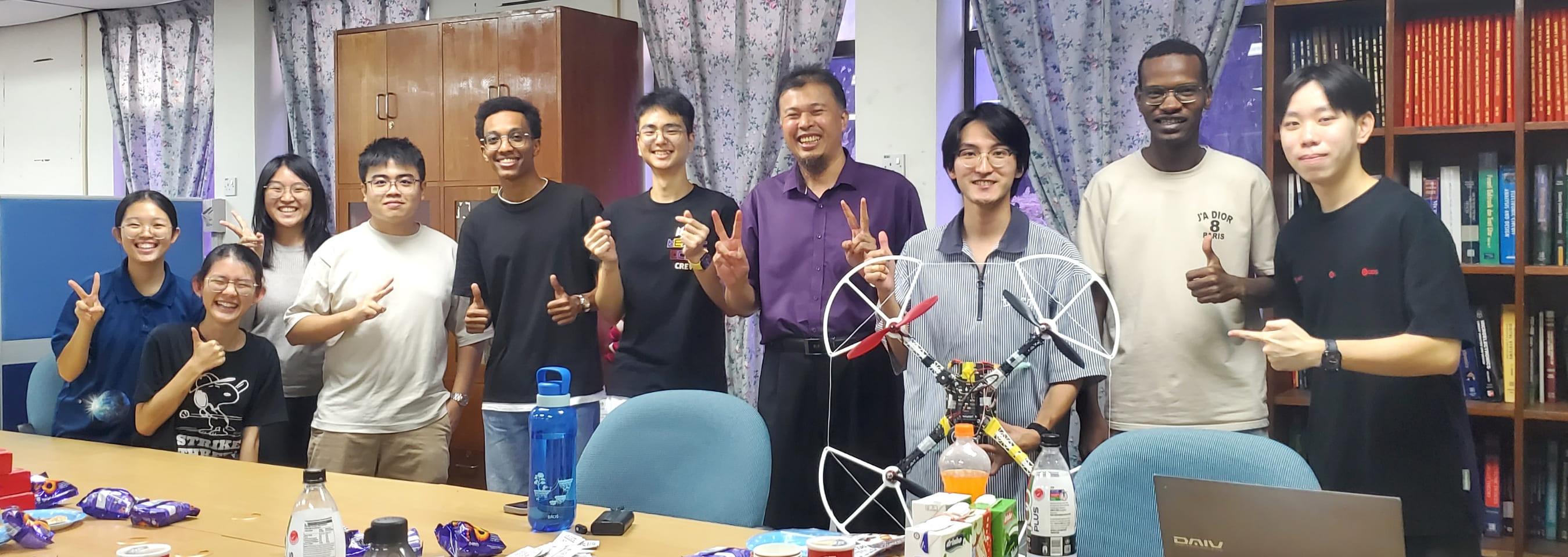 T.Oさんと現地の人たち