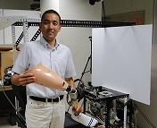 研究テーマは、社会ニーズの中にある。 靴下工場での住み込み経験から学びました。