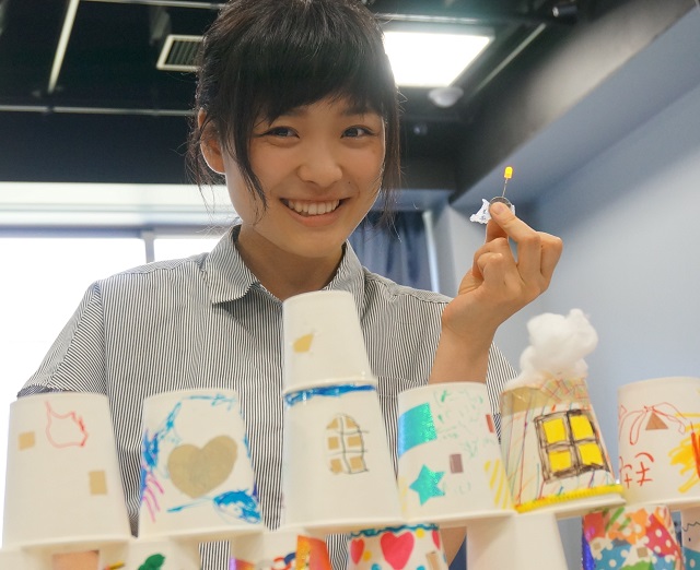 8/29-30映像研究科２回生の石川紗季さんがワークショップ「みんなでつくろう！かみコップタウン」実施！