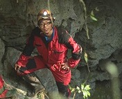 インドネシアで前人未到の洞窟に挑む～新たな洞窟を発見し、学会で発表～