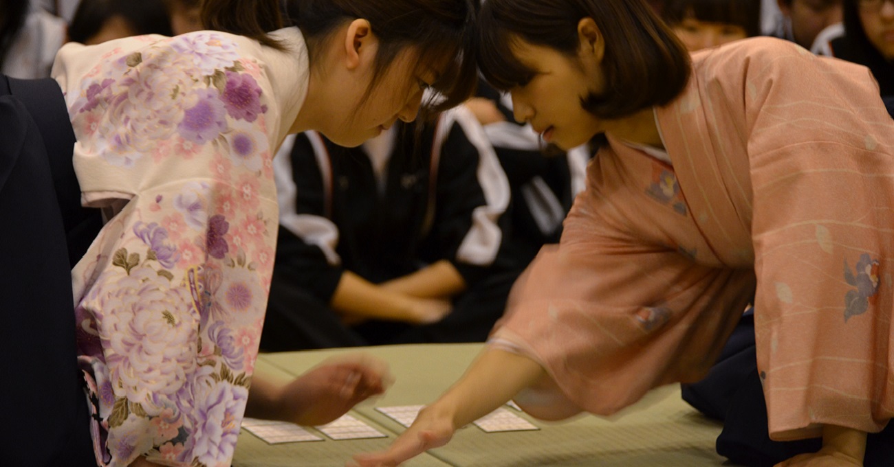 かるた会が慶祥中学校の大会に参加