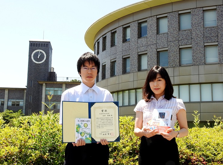 由井秀樹さん（左）と中尾麻伊香さん（右）