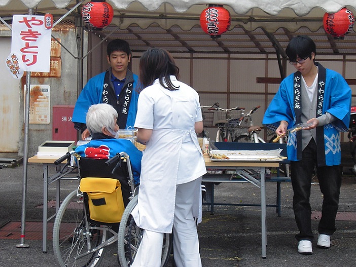 高野ゼミで福祉施設へボランティアに行きました