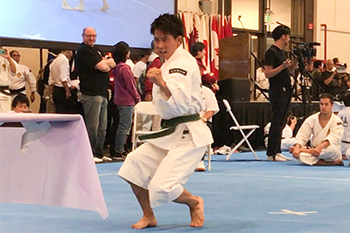 少林寺拳法世界大会で岩本宗也さんが優勝
