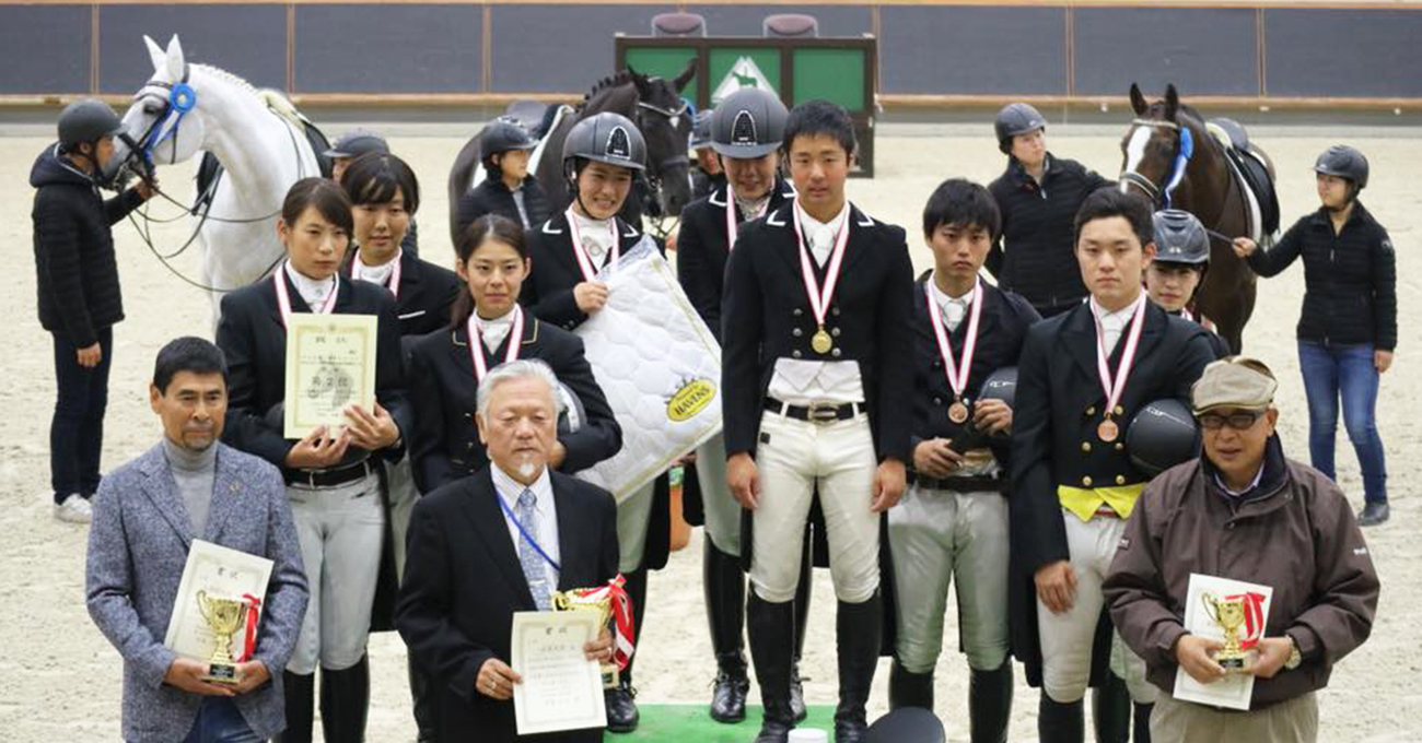 体育会馬術部が第60回全日本学生賞典馬場馬術競技大会　団体の部で準優勝