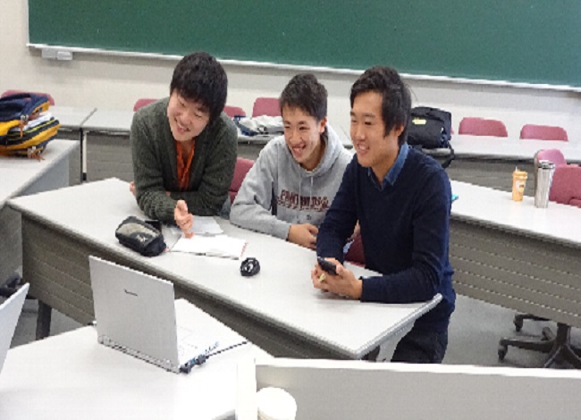 ゼミナール大会論文作成に向けて、アメリカの学生とスカイプで意見交換
