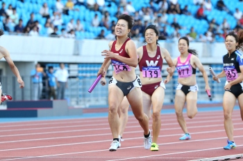 わずか0.01秒の差で2位となった4×400mR