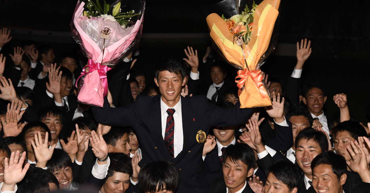 硬式野球部の辰己涼介選手がプロ野球ドラフト会議で楽天から1位指名