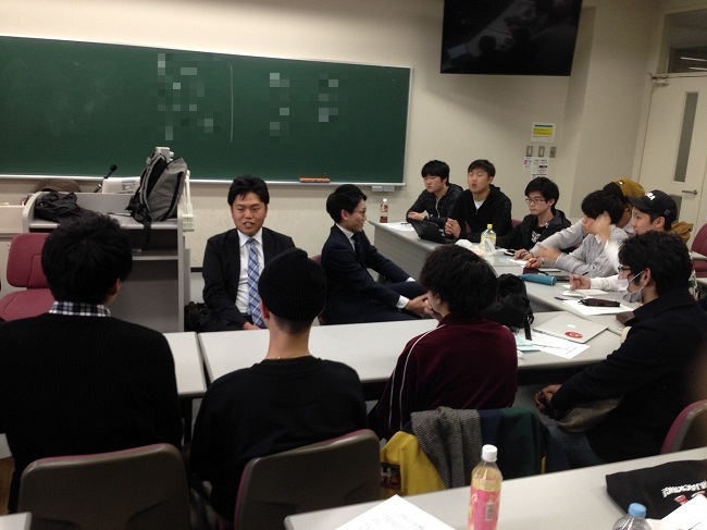 河音ゼミOB・OGを招いて進路懇談会を開催