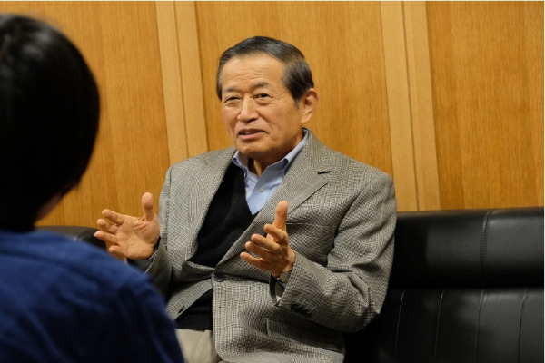 Sakura Scholar met with Former UN Under-Secretary for Career Advising