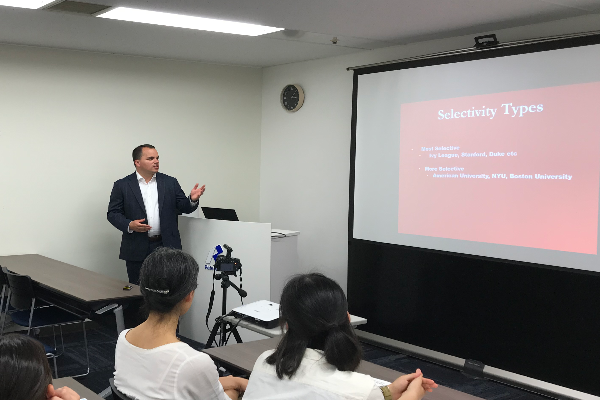 The Joint Degree Program Admission Fairs were held in Osaka and Tokyo