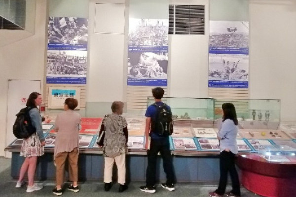 AU Home Students visit the Kyoto Museum for World Peace