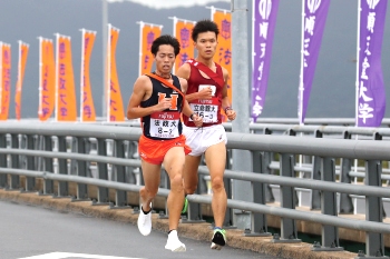 3区の今井選手（右）