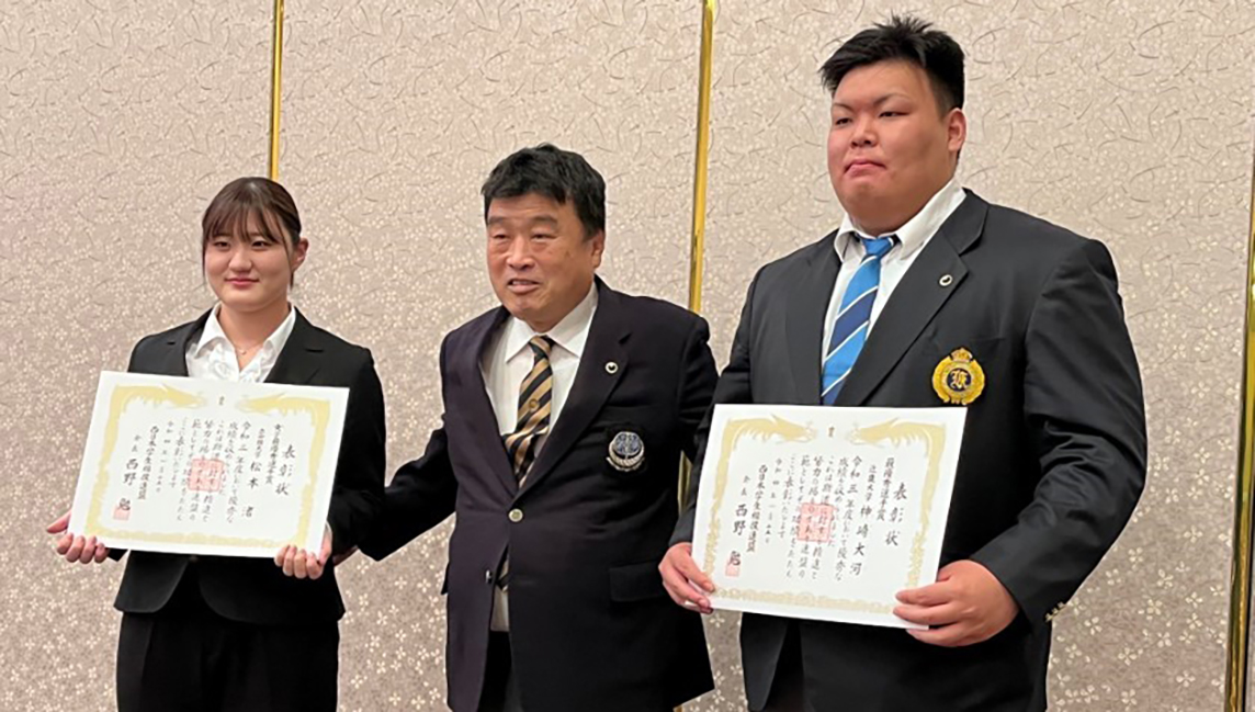 相撲部の松本渚選手が西日本学生相撲連盟「女子最優秀選手賞」を受賞