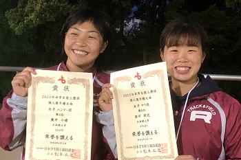 奥井小晴選手（左）と西川明花選手（右）