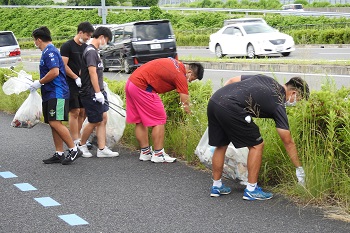 清掃活動の様子