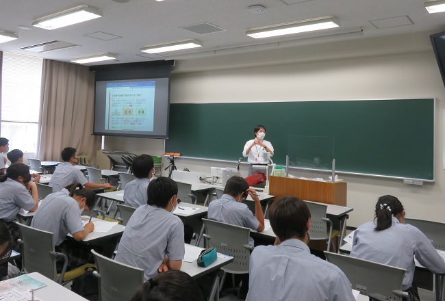 立命館宇治中学校3年生に模擬授業を実施しました
