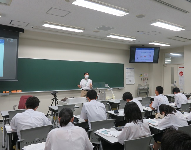 東大津高校生に模擬講義を実施しました