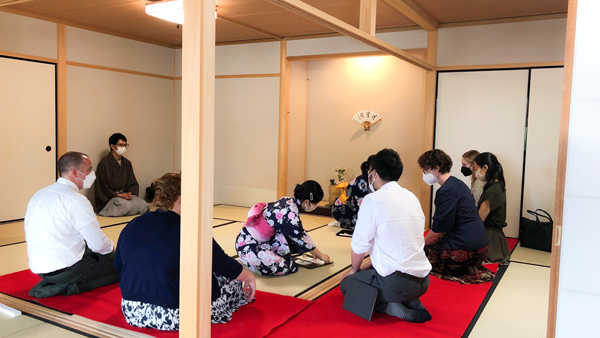 分林記念館の茶室「楽心軒」での茶道体験