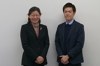 画像：左：廣野美和教授　右：高橋亮輔教諭