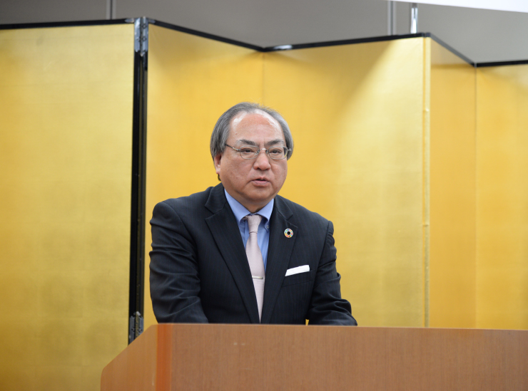 仲谷善雄学長