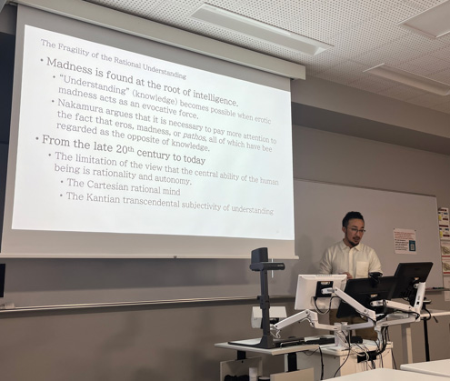 発表を行うDr. Matsui 