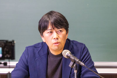 基調講演を行う末近浩太先生