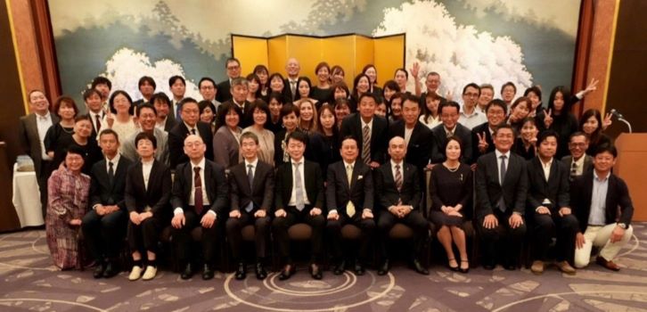 20250613新旧運営委員会と教職員の懇親会