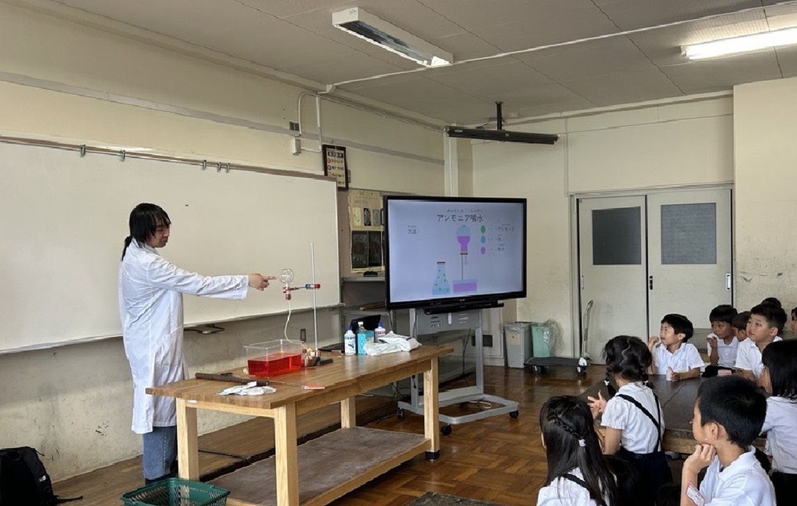 草津市立玉川小学校「たまがわ・かかわり隊」にて学生団体が特別授業を実施 