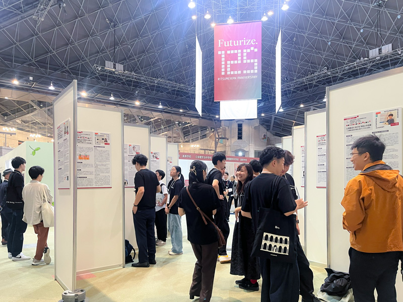 立命館TanQパークでのポスター展示の様子1