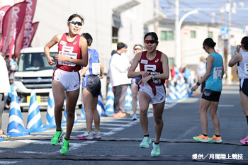 右：山本釉未選手
