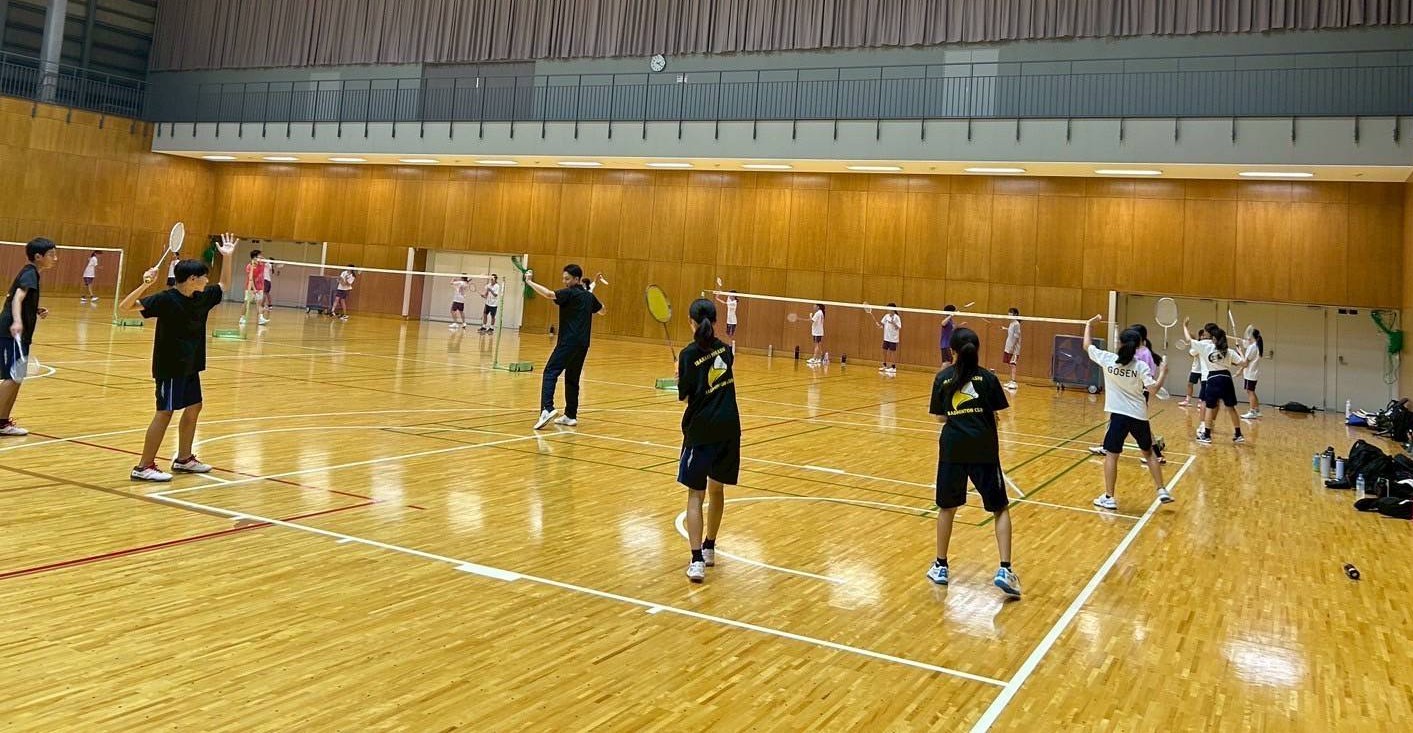 いばりつバドミントンクラブ「バドミントン教室」の様⼦