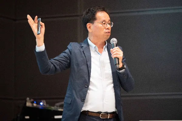 小林泰三教授 プレゼンテーション