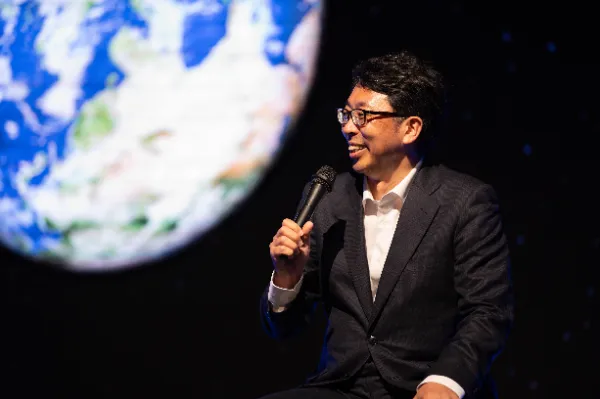 佐伯センター長と袴田氏の対談風景